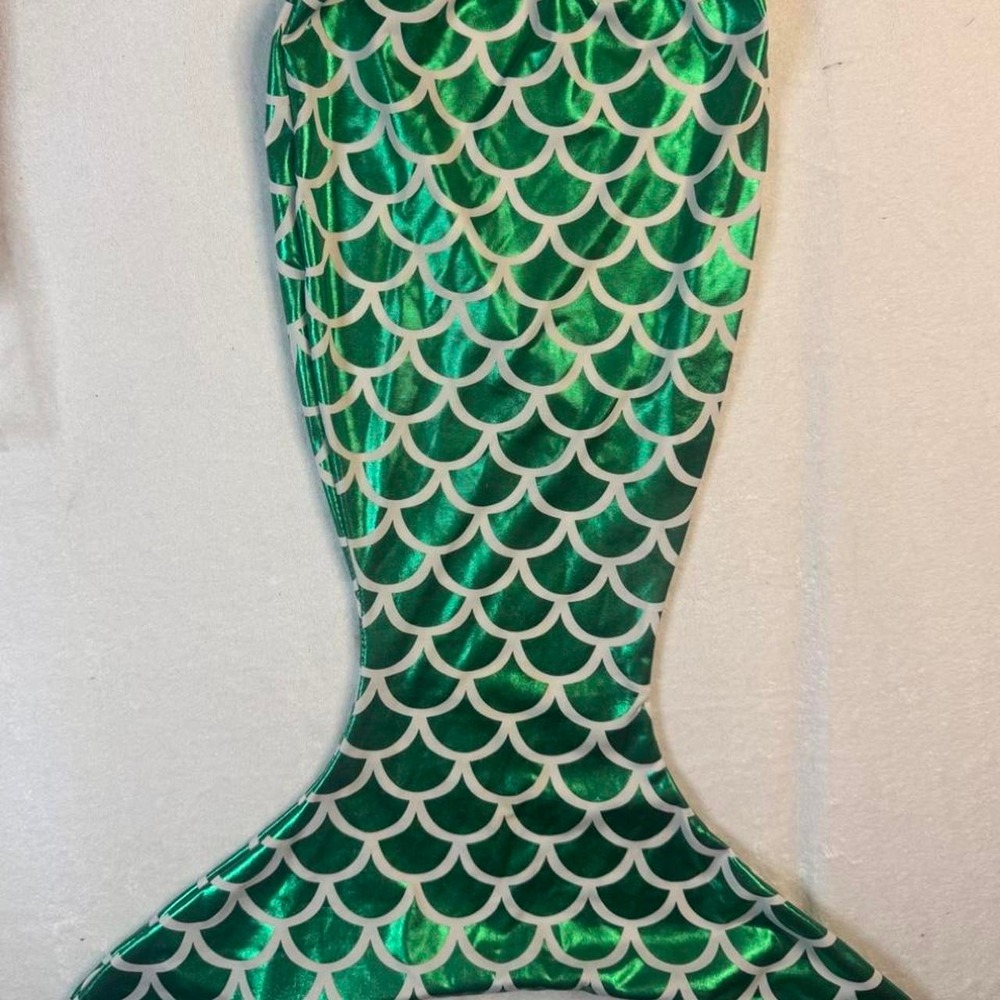 Green mermaid tail white scale pattern youth girl -size small with zipper on fin